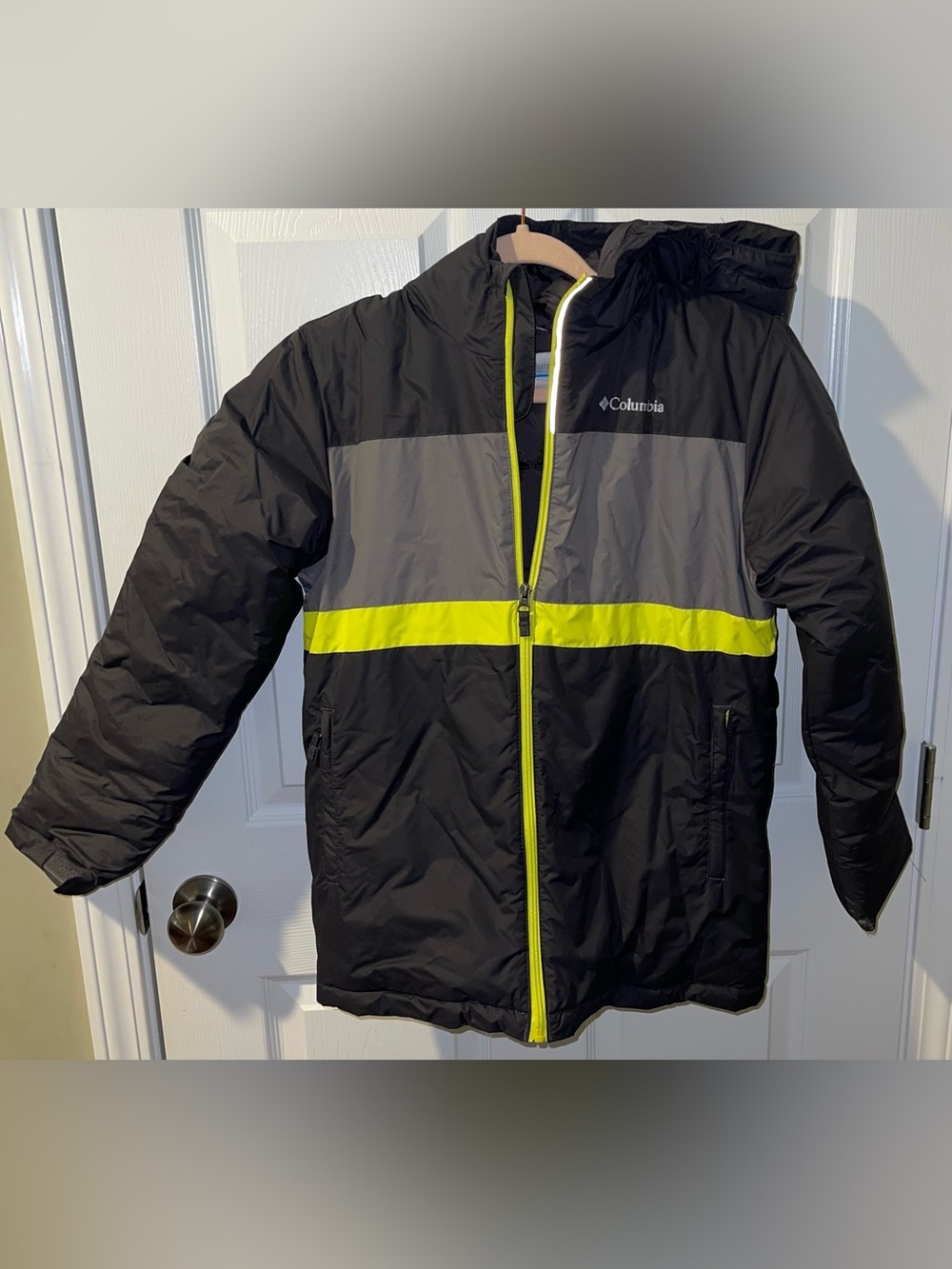 Columbia youth large insulated winter coat hooded yellow black gray outgrow